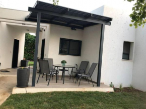 אצל שושנה Shoshana’s place